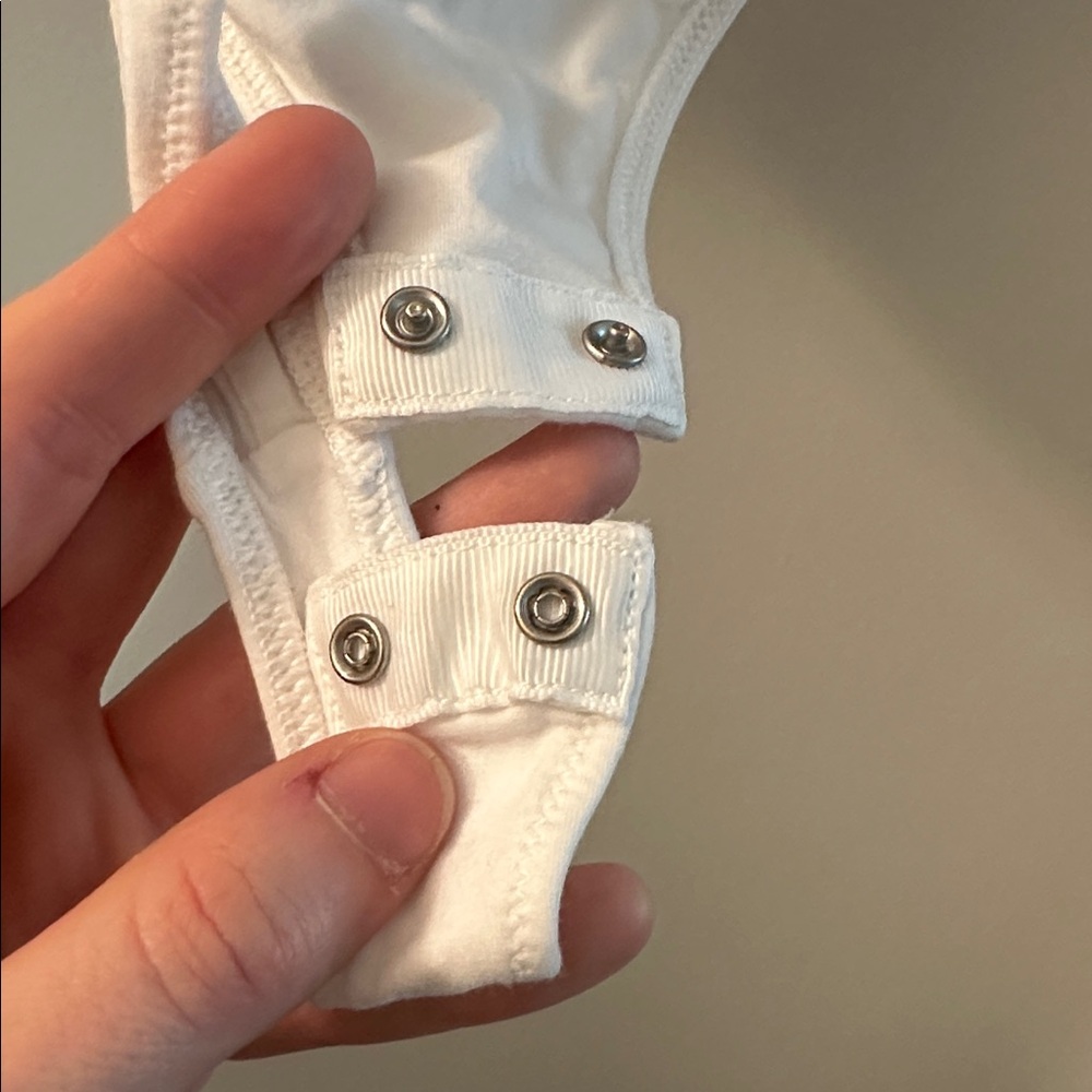 Everlane short sleeved thong bodysuit - Picture 4 of 5